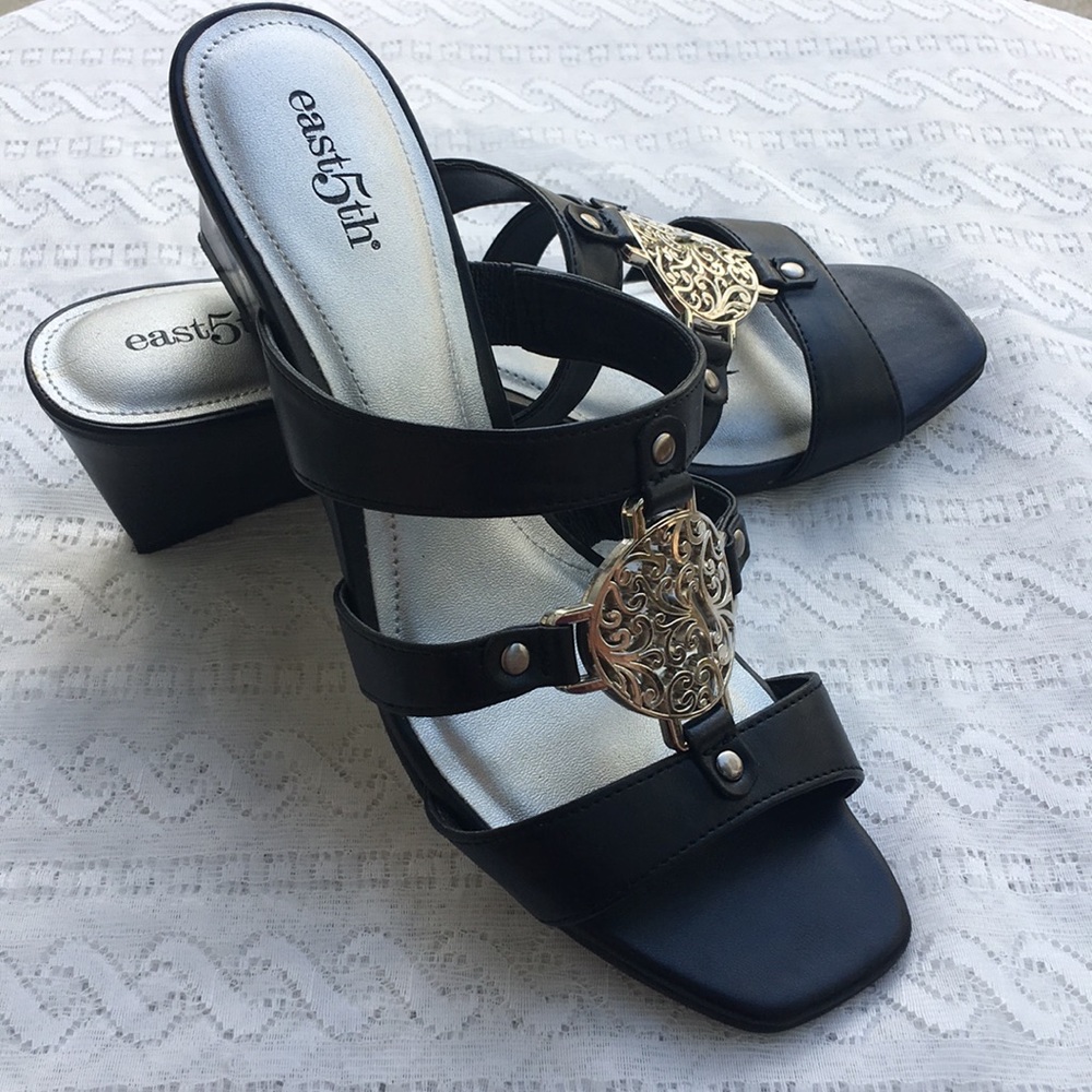 Like New East 5th Wedges